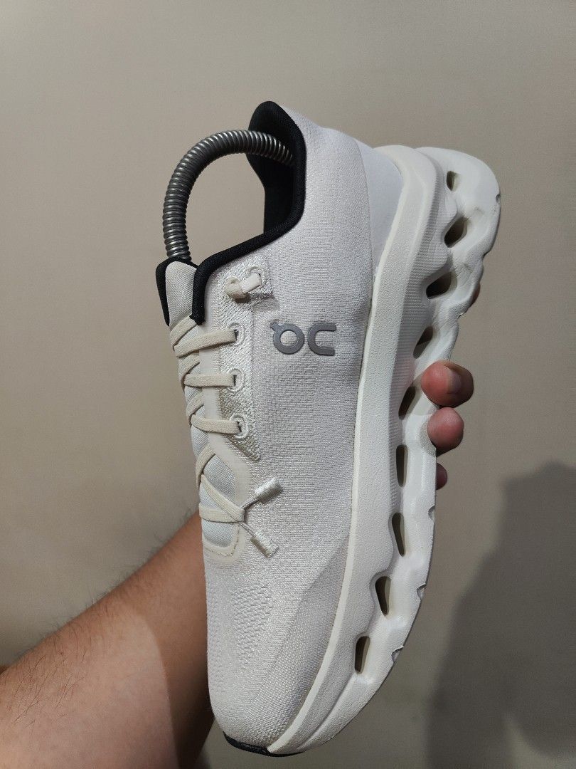 Original On Cloud - Cloudtilt Pearl | Ice (Category: Sneakers) located in Manila. Submitted by goodstuffs2find (Listing ID 1469066216, Image 2). Description: WTS Original Cloudtilt Pearl | Ice Selling only for P6000 Mall Price around P10500+++ US 7 Womens In excellent condi pwede sa maarte No box No issue Location Paranaque.