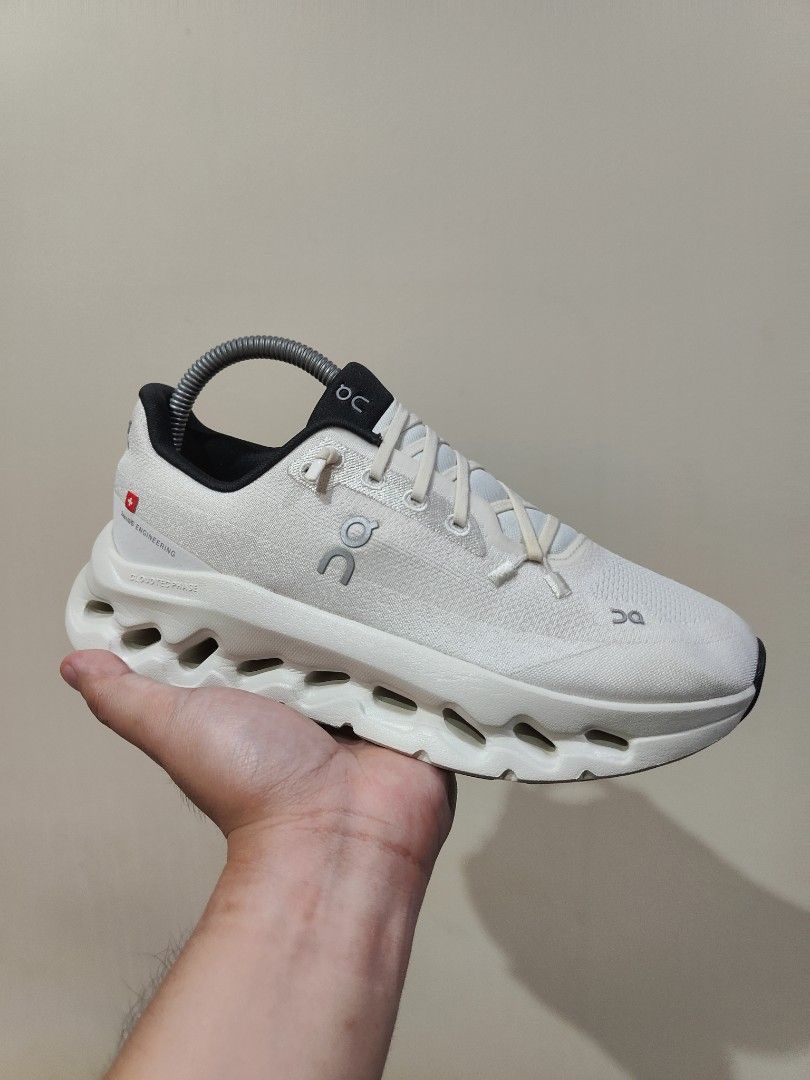 Original On Cloud - Cloudtilt Pearl | Ice (Category: Sneakers) located in Manila. Submitted by goodstuffs2find (Listing ID 1469066216, Image 3). Description: WTS Original Cloudtilt Pearl | Ice Selling only for P6000 Mall Price around P10500+++ US 7 Womens In excellent condi pwede sa maarte No box No issue Location Paranaque.