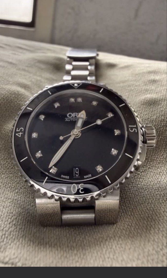 Oris Aquis Automatic Divers Watch Black Diamond Dial (Category: Luxury Watches) located in Marikina City. Submitted by moonchok (Listing ID 1469105087, Image 3). Description: My first Automatic watch ORIS AQUIS DIAMONS 36mm Complete set with box and card Used but not abused. For serious buyers only! .