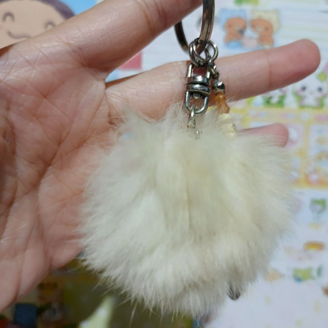 Otter Hello Kitty (Category: Character Goods) located in San Pablo. Submitted by oreospicks (Listing ID 1468946449, Image 2). Description: *just needs wash on fuzzy white ball.