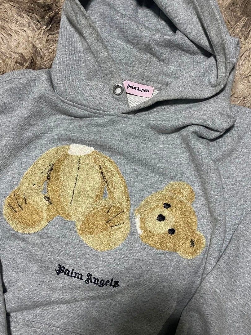 Palm Angel Hoodie (Category: Hoodies) located in Cebu City. Submitted by shatooo (Listing ID 1469134946, Image 2). Description: Embroided lego.