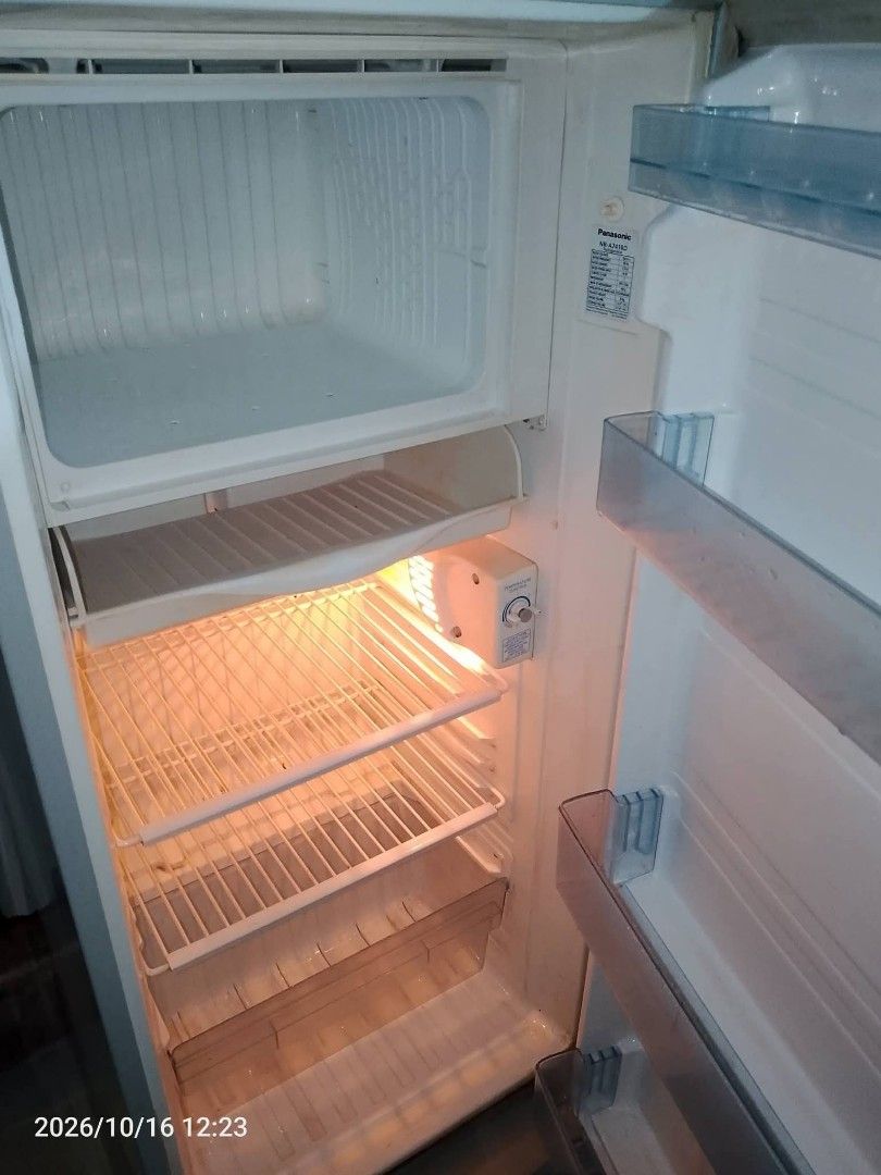 Panasonic NR-A7410D Single Door Refrigerator (Category: Refrigerators and Freezers) located in Cavite. Submitted by ghelsy (Listing ID 1469006502, Image 3). Description: FOR SALE!! Panasonic refrigerator 5cuft In good condition Malakas mag pa yelo at lamig No history repair Issue: no door freezer 🏷️3k Pick up lang para ma check nyo din 📍 Manggahan general trias cavite po location. - Brand/Model: Panasonic NR-A7410D Single Door Refrigerator - Ca
