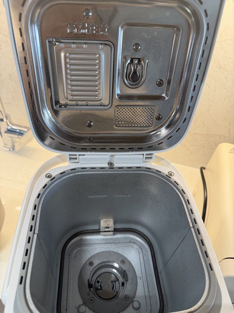 Panasonic SD-PM107 Automatic Bread Maker, 家庭電器, 廚房電器, 麵包機 - Carousell