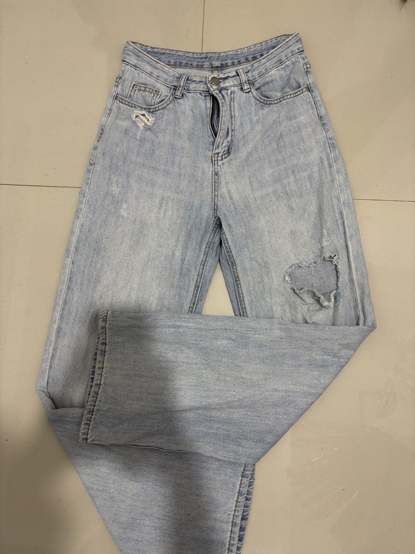 Pants ripped jeans (Category: Jeans) located in Manila. Submitted by robbyrabbit (Listing ID 1469092544, Image 1). Description: Manage your expectations preloved.