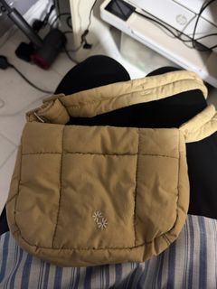 (Category: ) located in . Submitted by bellaaaa221 (Listing ID 1469098748, Image 1). Description: .