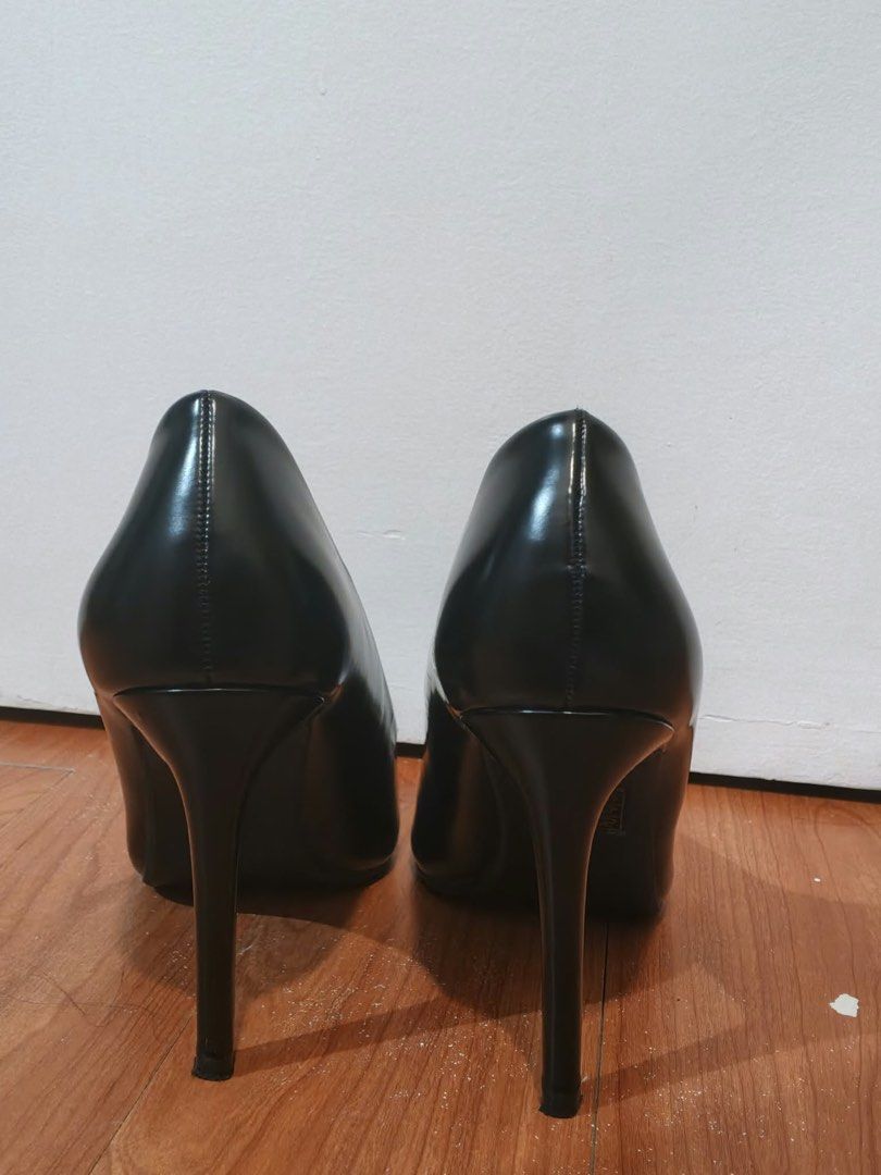 Parisian Stiletto (Category: Heels) located in Imus. Submitted by sheatwestview (Listing ID 1469051937, Image 3). Description: Size 36 Lightly used with a small scars.