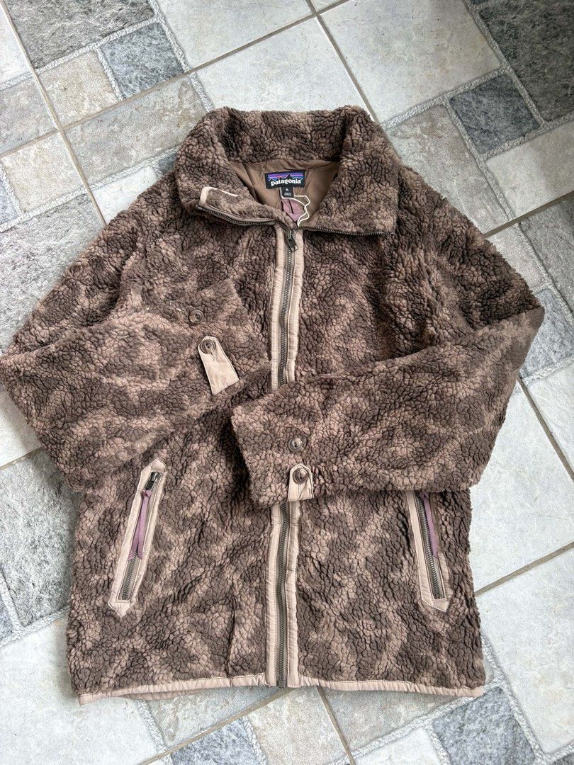 Patagonia Brown Patterned Fleece Jacket Size XL (Category: Coats, Jackets and Outerwear) located in Manila. Submitted by 0000.ramen (Listing ID 1469040655, Image 1). Description: Patagonia Retro Pile Fleece Jacket⁠ XL Authentic Width 23 Length 27.5 As new No issue .