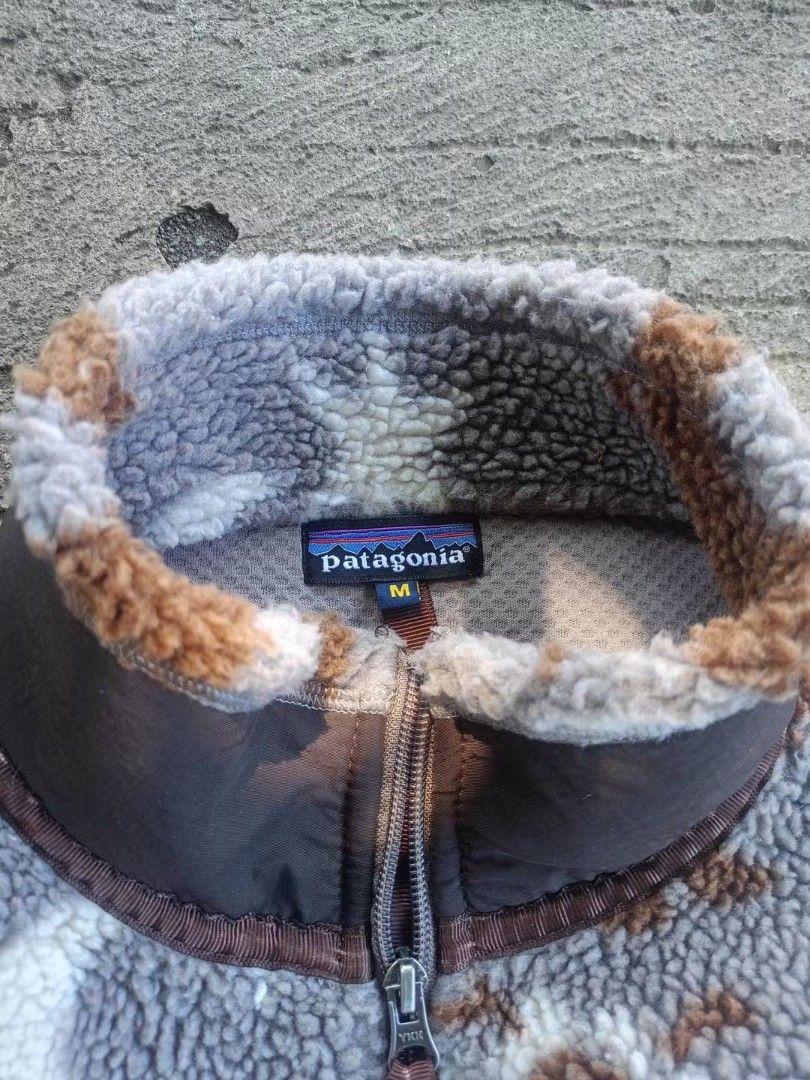 Patagonia Fleece Jacket Rare (Category: Coats, Jackets and Outerwear) located in Lagonglong. Submitted by sadthrifter (Listing ID 1468959561, Image 3). Description: 22x26 excellent.