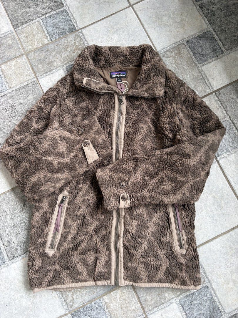 Patagonia Retro Pile Fleece Jacket⁠ (Category: Coats, Jackets and Outerwear) located in Calamba. Submitted by manila.fits (Listing ID 1469011207, Image 1). Description: Patagonia Retro Pile Fleece Jacket⁠ XL Authentic Width 23 Length 27.5 As new No issue.