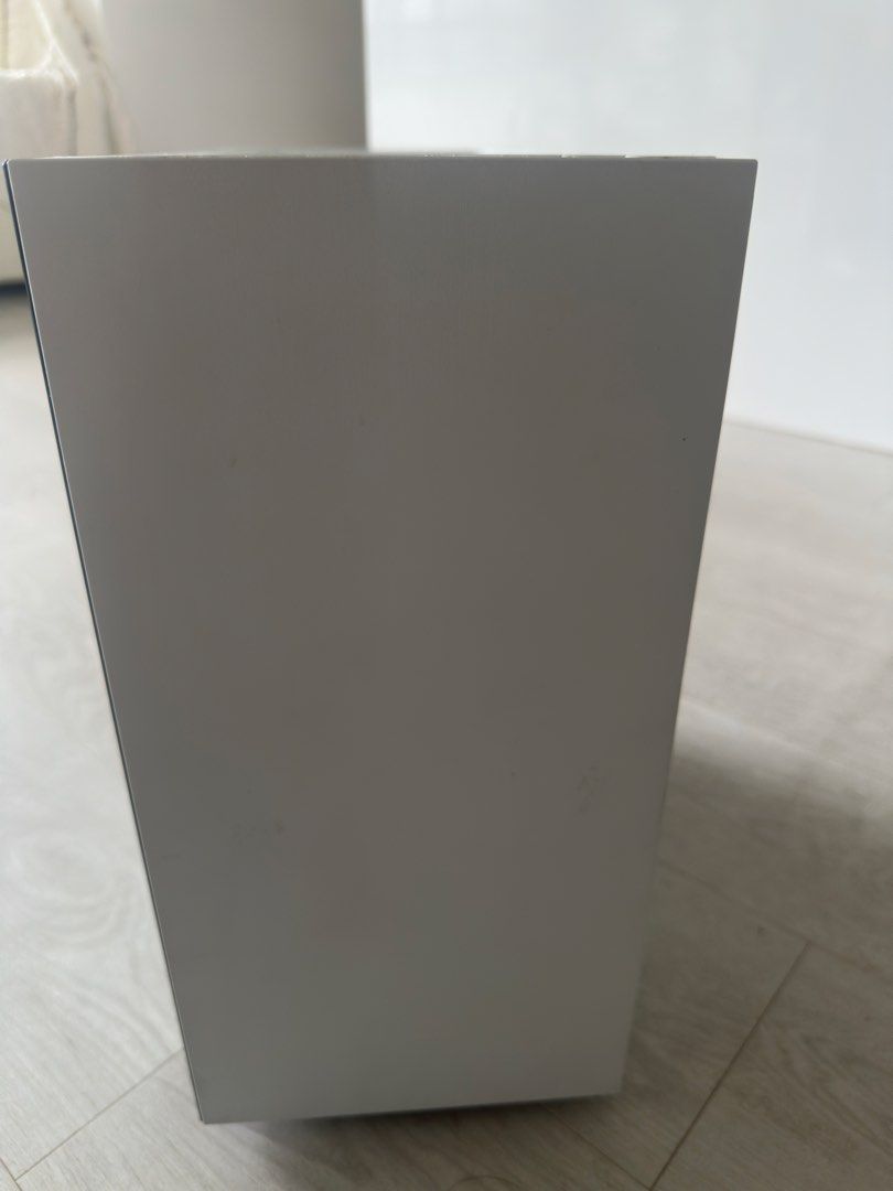 PC casing (Category: Desktops) located in Singapore. Submitted by guoben (Listing ID 1468991313, Image 3). Description: Self collect only at Blk 688F woodlands dr 75.