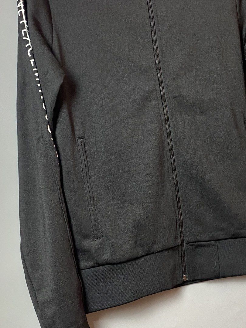 Peaceminusone Jacket (Category: Coats, Jackets and Outerwear) located in Quezon City. Submitted by loloyz123 (Listing ID 1469077448, Image 3). Description: Peaceminusone Jacket Condition: Very good Color rate: 10/10 Color: Black Size: Medium l: 26 W: 19 inches.