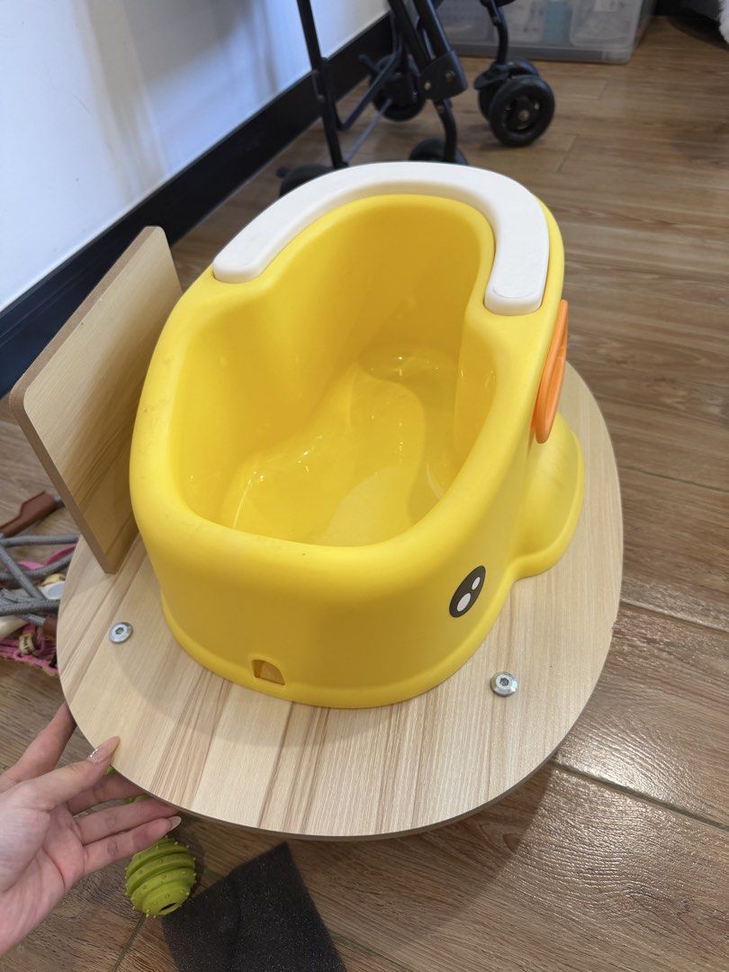 Pet bath tub, mat (Category: Homes & Other Pet Accessories) located in Manila. Submitted by silentrabbit_d8992c (Listing ID 1469084197, Image 3). Description: Pet mats, bathtubs,.