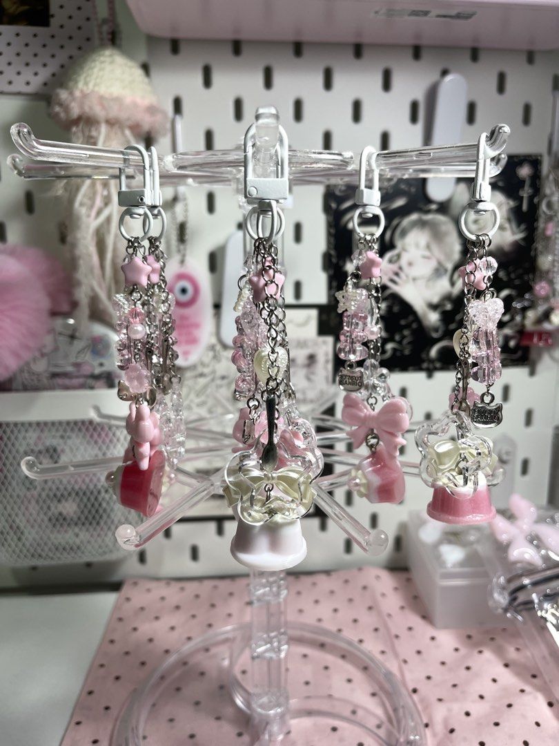 Pink Aesthetic Y2K Beaded Bag Charm Keychain (Category: Charms) located in Mariveles. Submitted by nahtmystyle (Listing ID 1468955609, Image 1). Description: These are handcrafted items, so please manage your expectations as some items may have minor imperfections💓 loc: bataan mop: gcash mod: jnt .