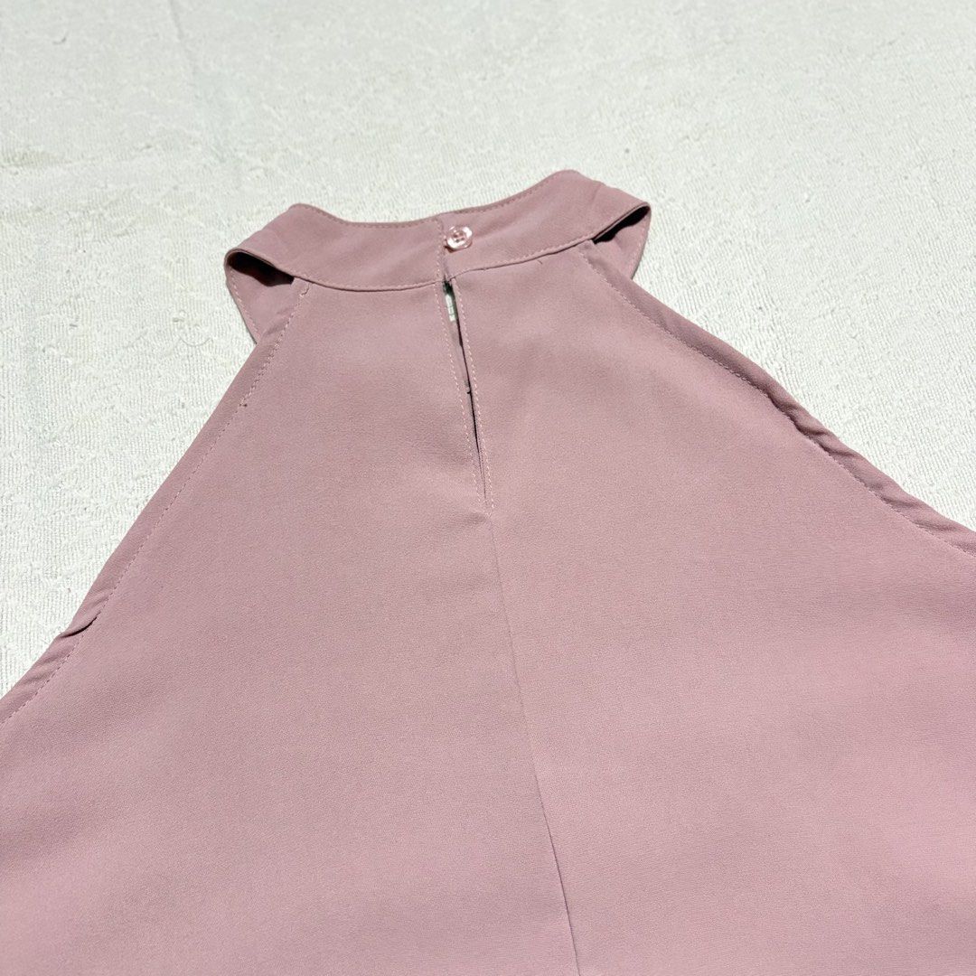 Pink Halter Neck Top (Category: Sleeveless) located in Bulacan. Submitted by luvjww (Listing ID 1469124433, Image 3). Description: - Used once - Size: Length: 16in Chest: 18-20cm .