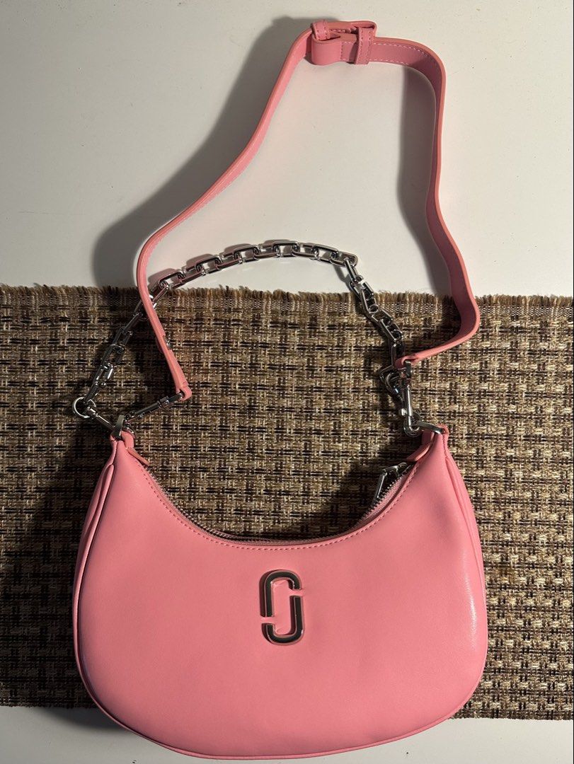 Pink Marc Jacobs “The Curve” Bag (Category: Shoulder Bags) located in Dinalupihan. Submitted by jeffsnyders (Listing ID 1468945421, Image 1). Description: .