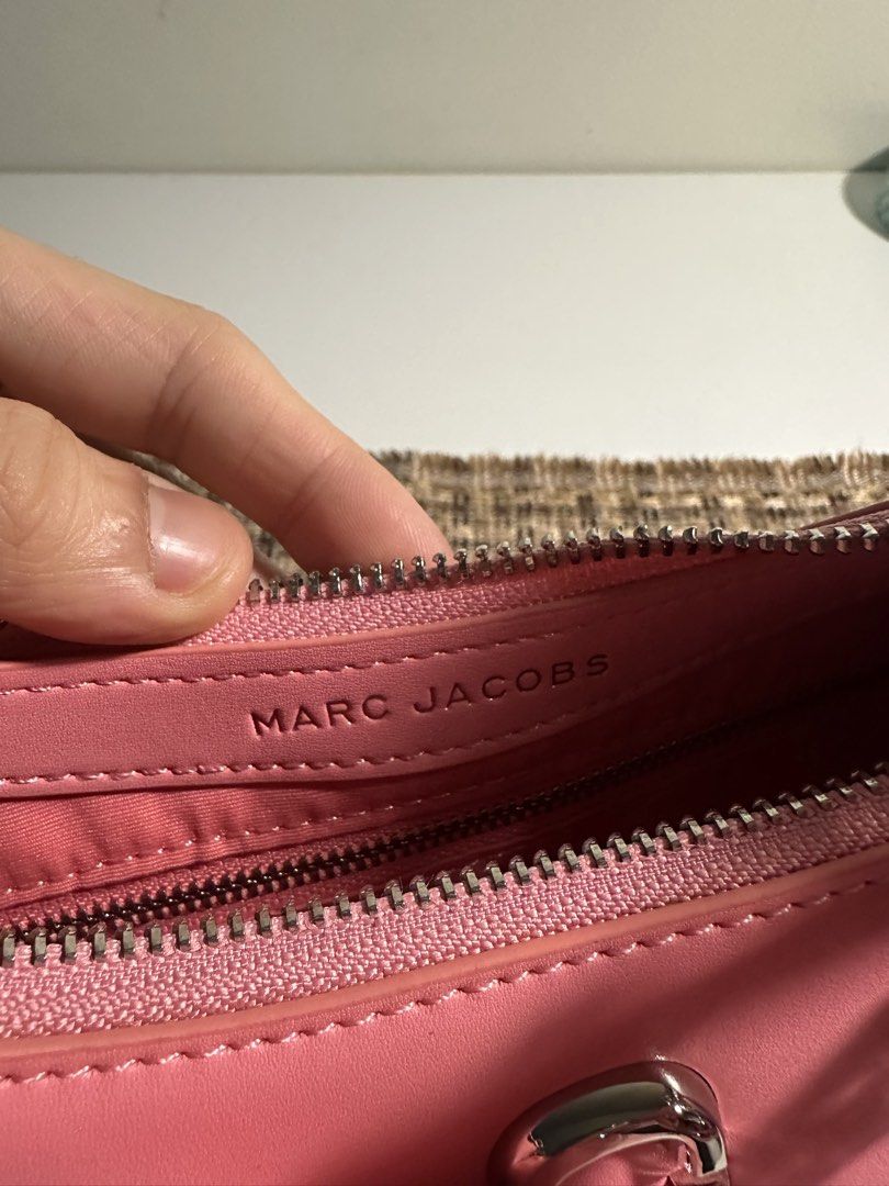 Pink Marc Jacobs “The Curve” Bag (Category: Shoulder Bags) located in Dinalupihan. Submitted by jeffsnyders (Listing ID 1468945421, Image 2). Description: .