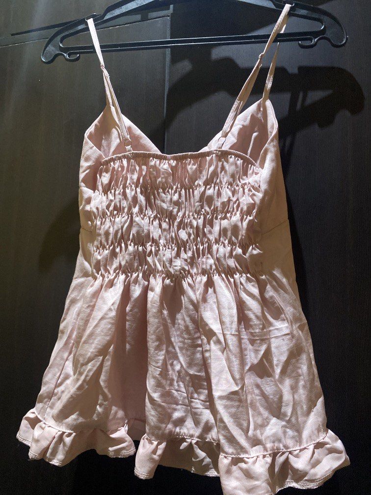 pink top !! (Category: Shirts) located in Manila. Submitted by preloved.yq (Listing ID 1469056415, Image 2). Description: Only used one time !! Still in good shape and comfortable r.f.s: tight on the bust area ++ no occasion to wear it in 😕😕.