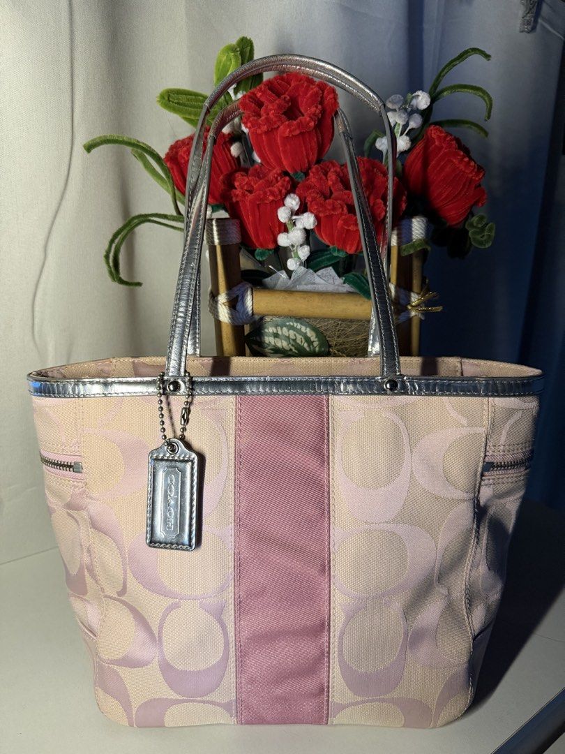 Pink tote stripe (Category: Shoulder Bags) located in Manila. Submitted by chic_coach (Listing ID 1468974592, Image 1). Description: .