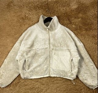 (Category: ) located in . Submitted by wilcostore (Listing ID 1469015916, Image 1). Description: .