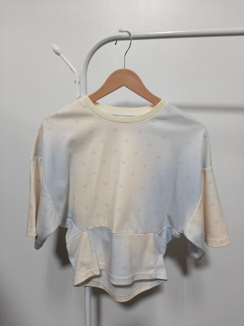 Plains and prints top (Category: Blouses) located in Quezon City. Submitted by glitz4chix (Listing ID 1468954260, Image 1). Description: .