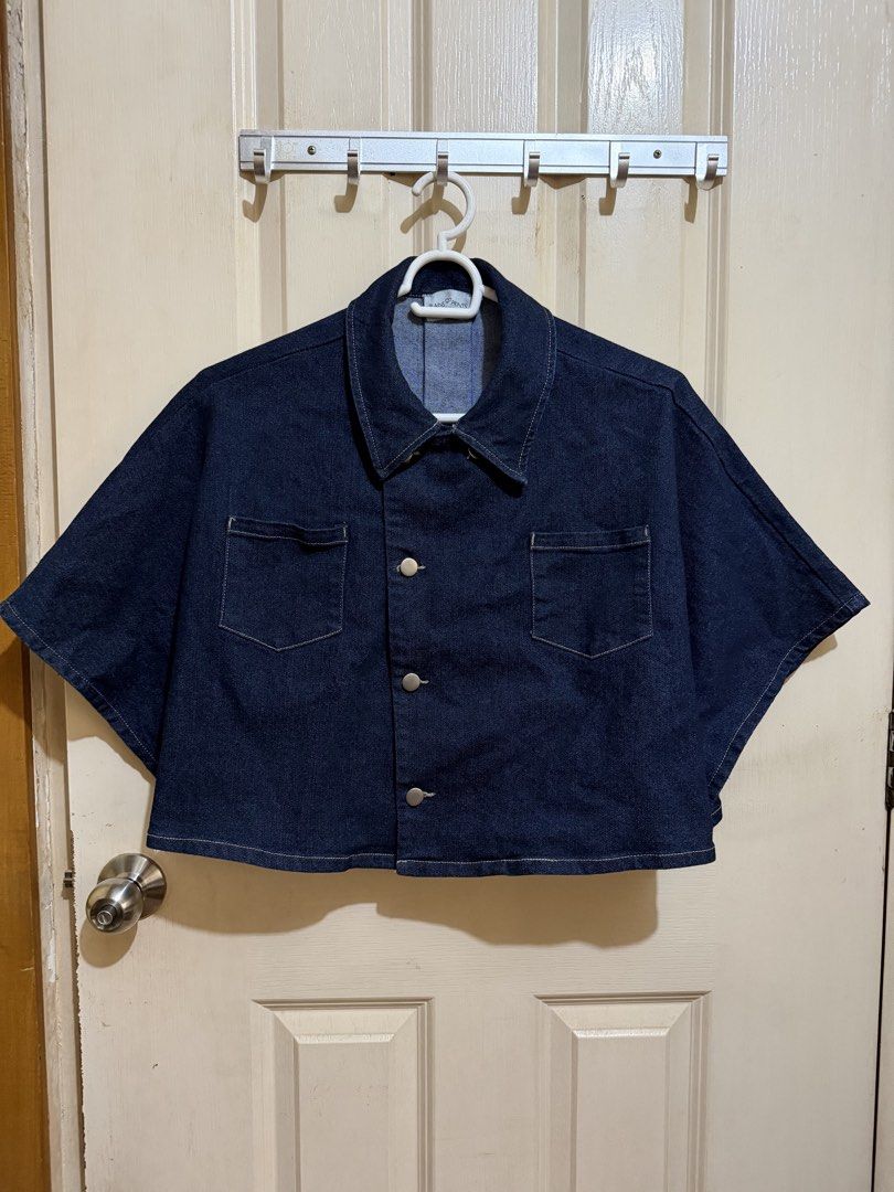 Plains&Prints Semi-Cropped Denim Cape Top (L) (Category: Others Tops) located in Pasig City. Submitted by paolasoriano_wind (Listing ID 1468935794, Image 1). Description: Good as new. Worn once. Size: Large but fits very nicely on XL (style is oversized) Purchased for P3,500 at the Plains&Prints boutique in Uptown BGC. Rich dark denim color. .