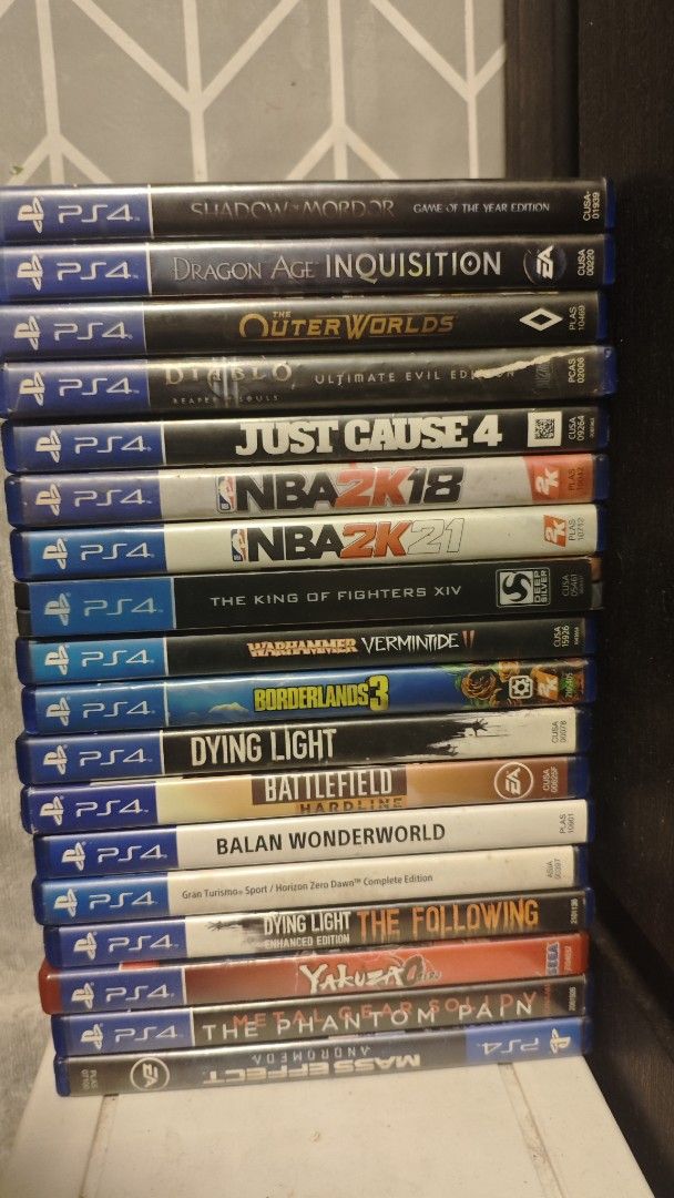 PlayStation 4 Games Bundle (Category: PlayStation) located in Quezon City. Submitted by kennethrabina400 (Listing ID 1469039280, Image 1). Description: PS4 GAMES TAKE ALL - Asking price 5000 yung horizon case is horizon + madden.