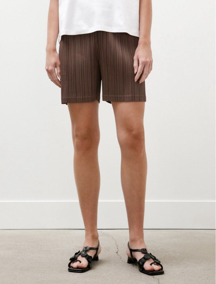 Pleats Please By Issey Miyake Loop Shorts (Category: Shorts) located in Polomolok. Submitted by larnel27 (Listing ID 1469059417, Image 1). Description: - In pristine condition | Authentic - Color rate 9.8 (Dark brown) - Waist 26-28 / Length 17 / Hem 17 Stretch - Flawless✨.