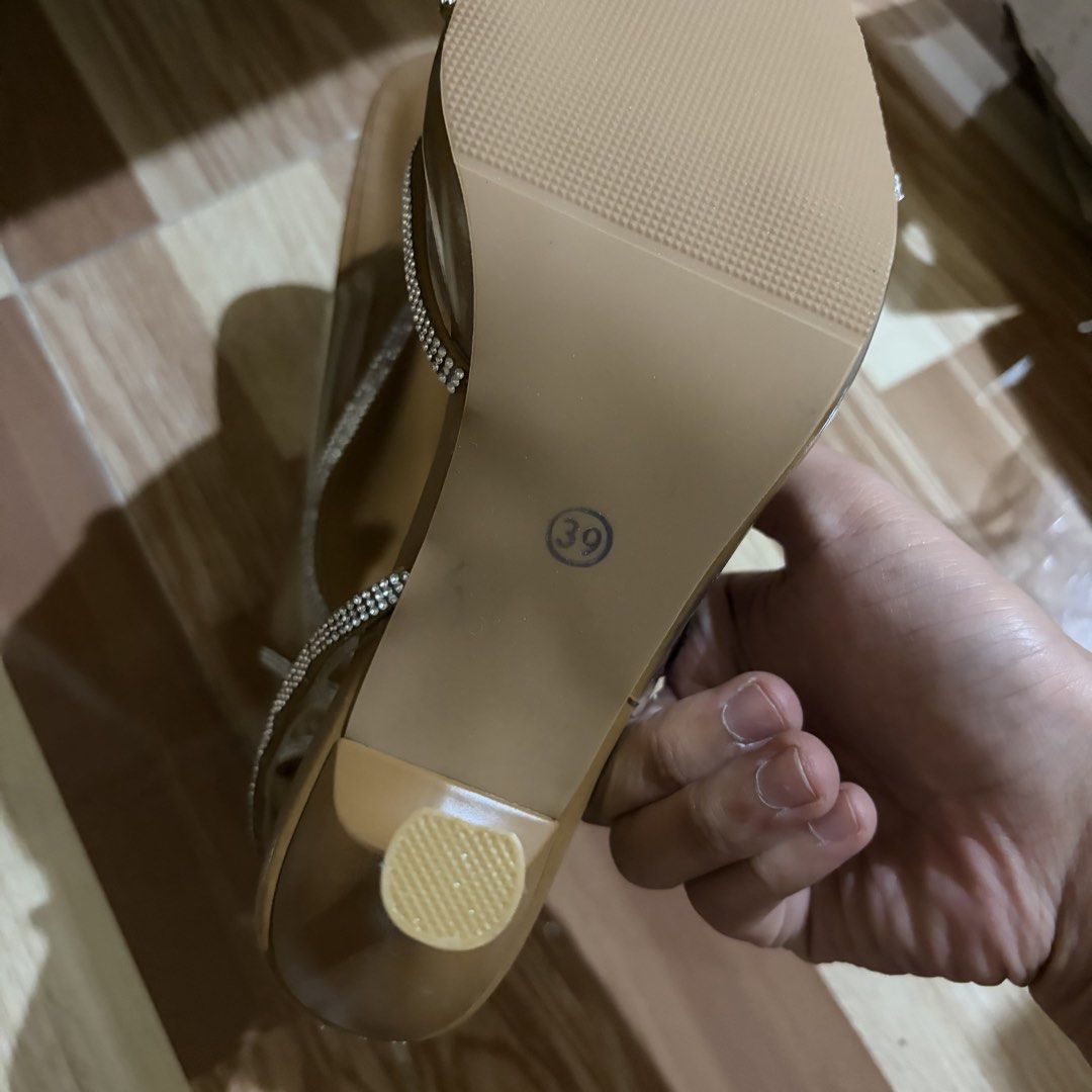 Pointed open toe high heels brown (Category: Heels) located in Baguio. Submitted by suffering (Listing ID 1469127092, Image 3). Description: .