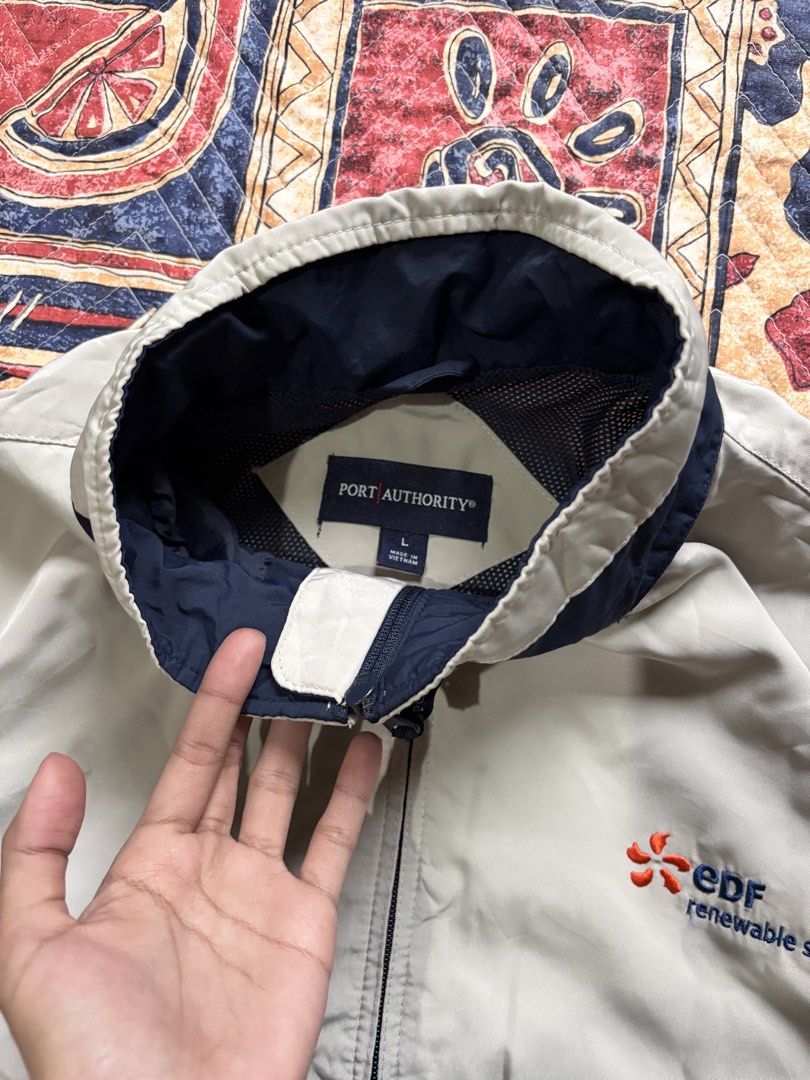 Port Authority Windbreaker (Category: Coats, Jackets and Outerwear) located in Baguio. Submitted by zojythriftph (Listing ID 1469107305, Image 2). Description: Port Authority Windbreaker L26, w25 baggy style | medium-Large No flaws, Like new Color rate: 10/10 ₱ 340 📍 Loc: Baguio City, Philippines 💌 Comment “Mine” or DM to order. 📦 Nationwide shipping via J&T Express. ♻️ Thrifted/preloved items — manage expectations. 📌 Disclaimer: For resellin