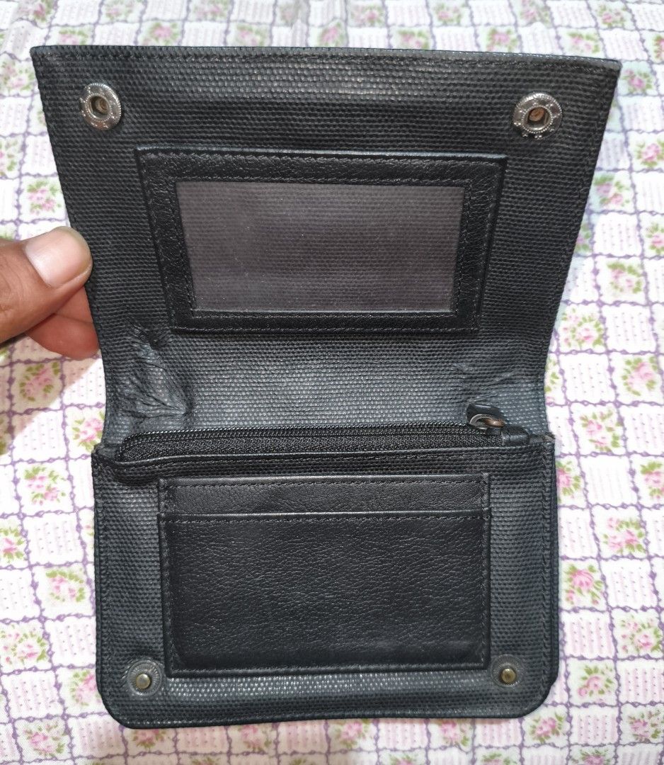 Porter wallet (Category: Wallets & Card Holders) located in Bulacan. Submitted by reyesjrern52549 (Listing ID 1469061667, Image 3). Description: excellent + ship.