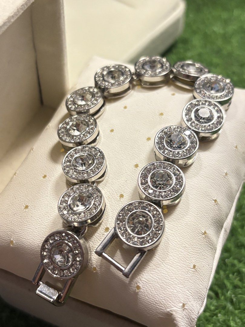Power tennis bracelet (Category: Bracelets) located in Davao. Submitted by ememlou17 (Listing ID 1469069947, Image 1). Description: Power tennis beacelet Size8-8.5 No markings Rodium/ Platinum over copper based metal Tarnish resistant with extra care Message me directly📩.