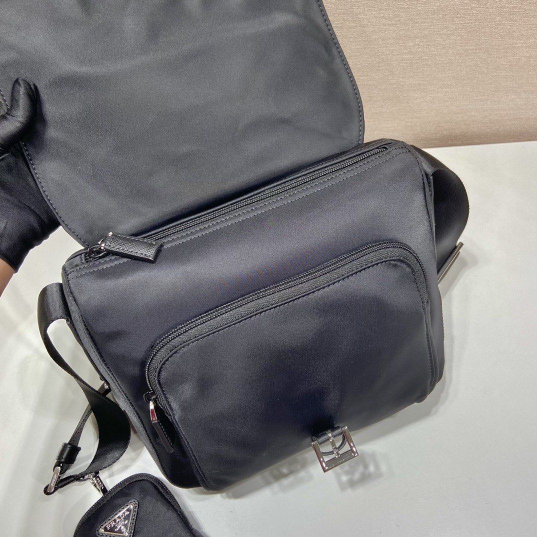 Prada Black Nylon Messenger Bag (Category: Luxury Bags & Wallets) located in Manila. Submitted by shoulderfashion (Listing ID 1469102181, Image 2). Description: .