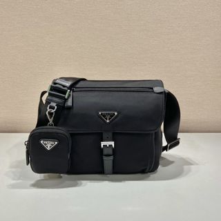 (Category: ) located in . Submitted by shoulderfashion (Listing ID 1469102181, Image 1). Description: .