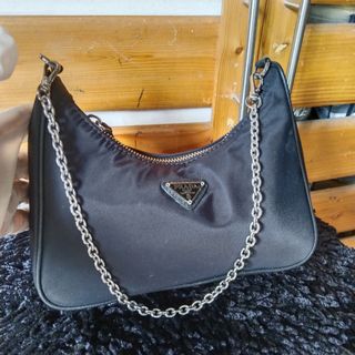 (Category: ) located in . Submitted by dione_closet503 (Listing ID 1469047845, Image 1). Description: .