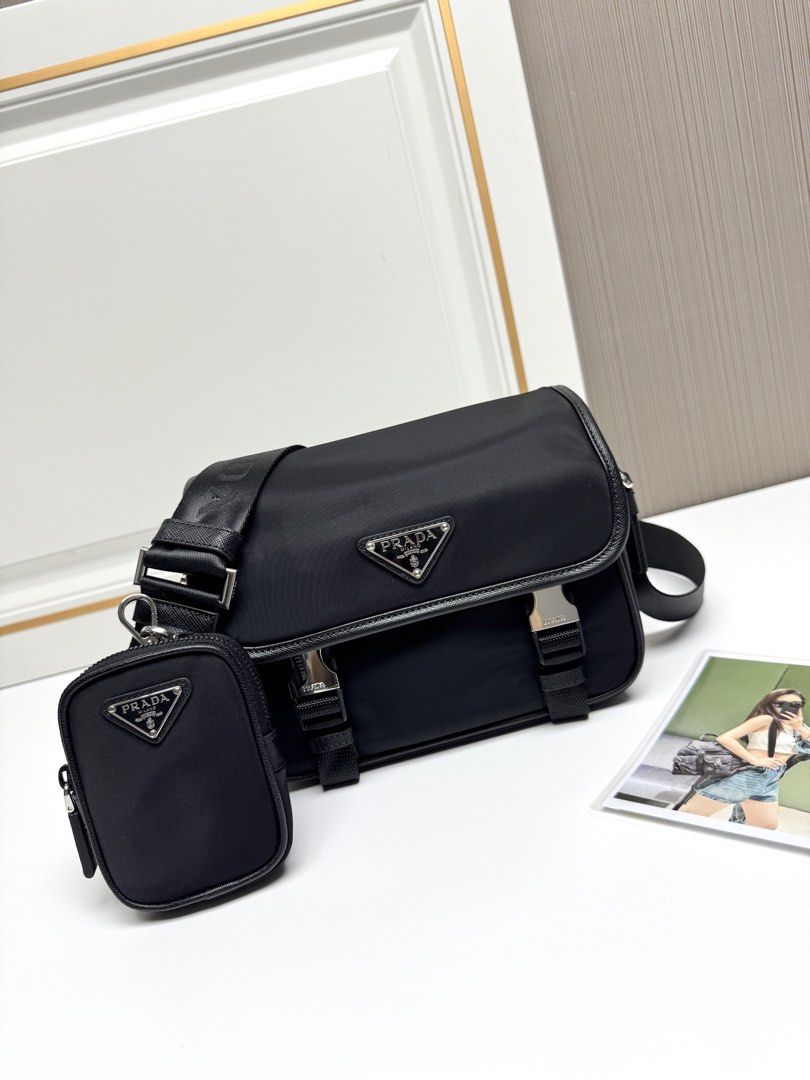 Prada Re-Edition Nylon Messenger Bag Black (Category: Luxury Bags & Wallets) located in Manila. Submitted by shoulderfashion (Listing ID 1469082584, Image 2). Description: .