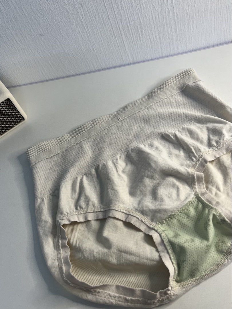 Preloved (Category: New Undergarments & Loungewear) located in Georgetown. Submitted by 24hurs_tw (Listing ID 1469049821, Image 3). Description: .