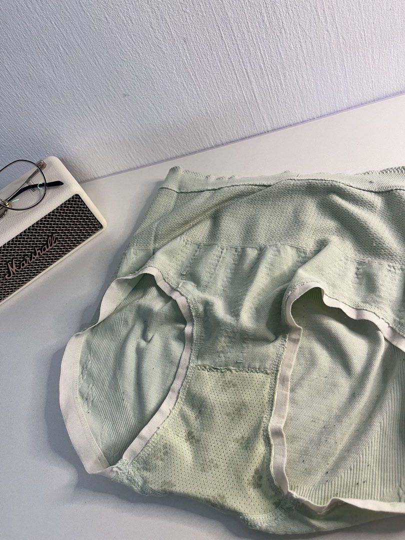 Preloved (Category: New Undergarments & Loungewear) located in Georgetown. Submitted by 24hurs_tw (Listing ID 1469050409, Image 3). Description: .