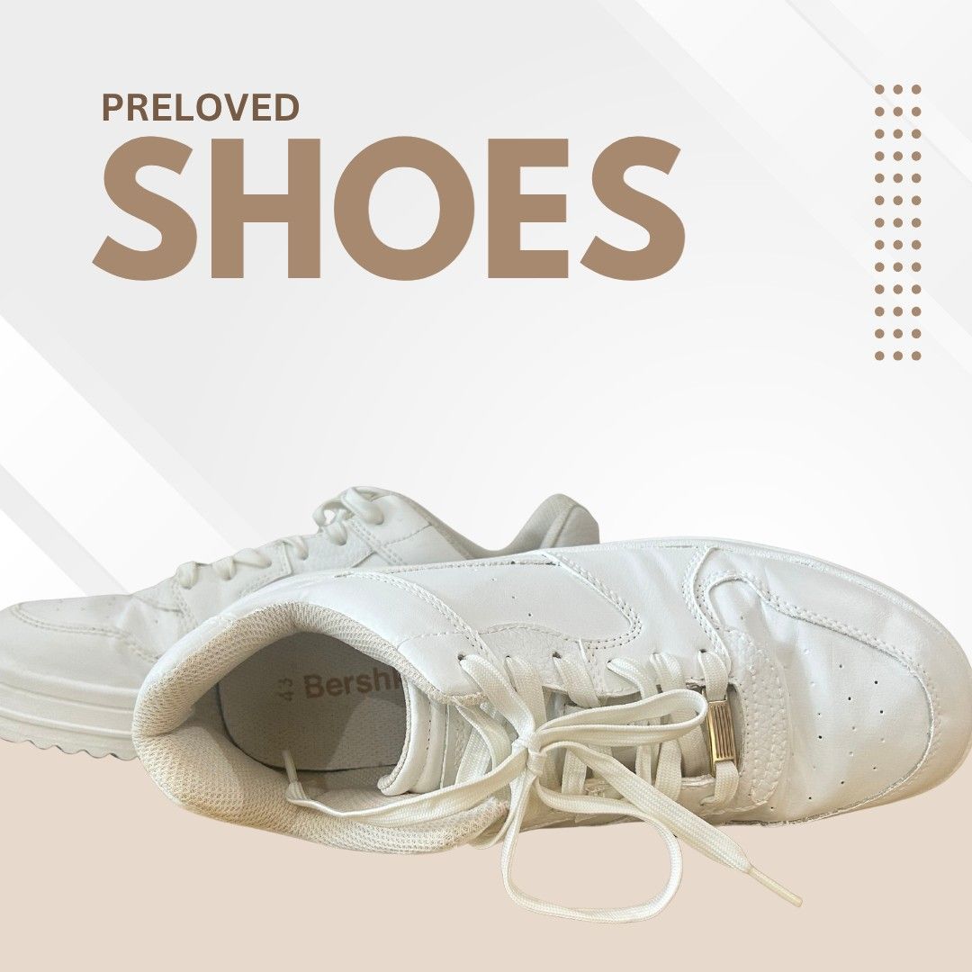 PRELOVED BERSHKA SNEAKERS (Category: Sneakers & Footwear) located in Quezon City. Submitted by ggb_brokerageservices202 (Listing ID 1468965172, Image 1). Description: Preloved Bershka Sneakers Brand: Bershka Size: EU 43 Category: Unisex Color : White Condition: Preloved Resell price 2,997 Made in Vietnam.