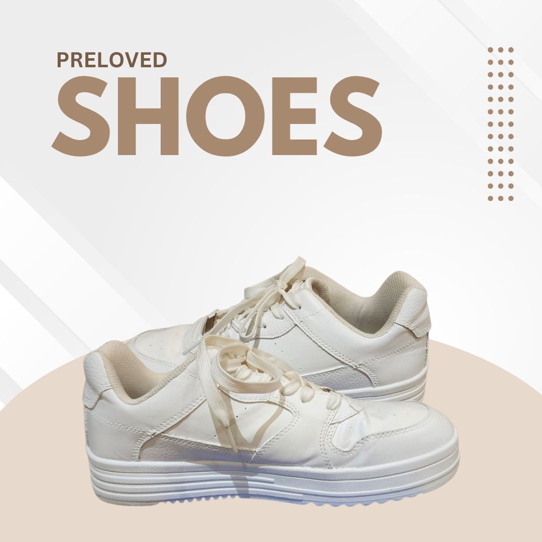 PRELOVED BERSHKA SNEAKERS (Category: Sneakers & Footwear) located in Quezon City. Submitted by ggb_brokerageservices202 (Listing ID 1468965172, Image 3). Description: Preloved Bershka Sneakers Brand: Bershka Size: EU 43 Category: Unisex Color : White Condition: Preloved Resell price 2,997 Made in Vietnam.