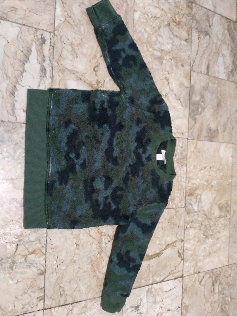 PRELOVED Cat & Jack Camo green pullover /Indonesia (Category: Babies & Kids Fashion) located in Cainta. Submitted by mommysam28 (Listing ID 1468995902, Image 1). Description: .