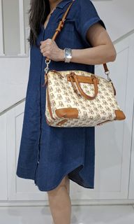 (Kategori: ) berada di . Dikirim oleh gracecurates (ID iklan 1469060345, Gambar 1). Deskripsi: .