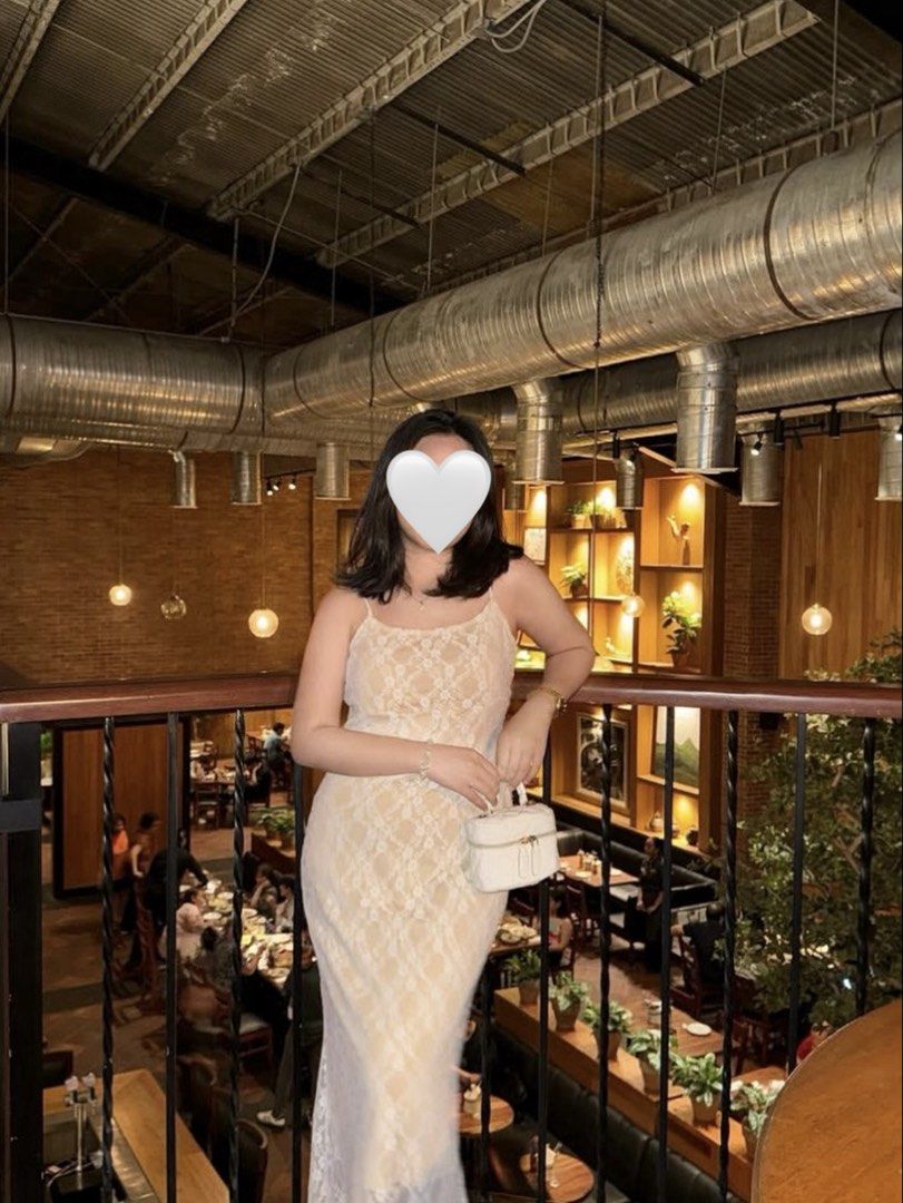 (Pre-Loved) Maxi Lace Dress (Category: Dresses) located in Quezon City. Submitted by ilyoongiii (Listing ID 1469161448, Image 3). Description: - used twice - can fit small to medium - pay as you order (listed price + delivery fee).