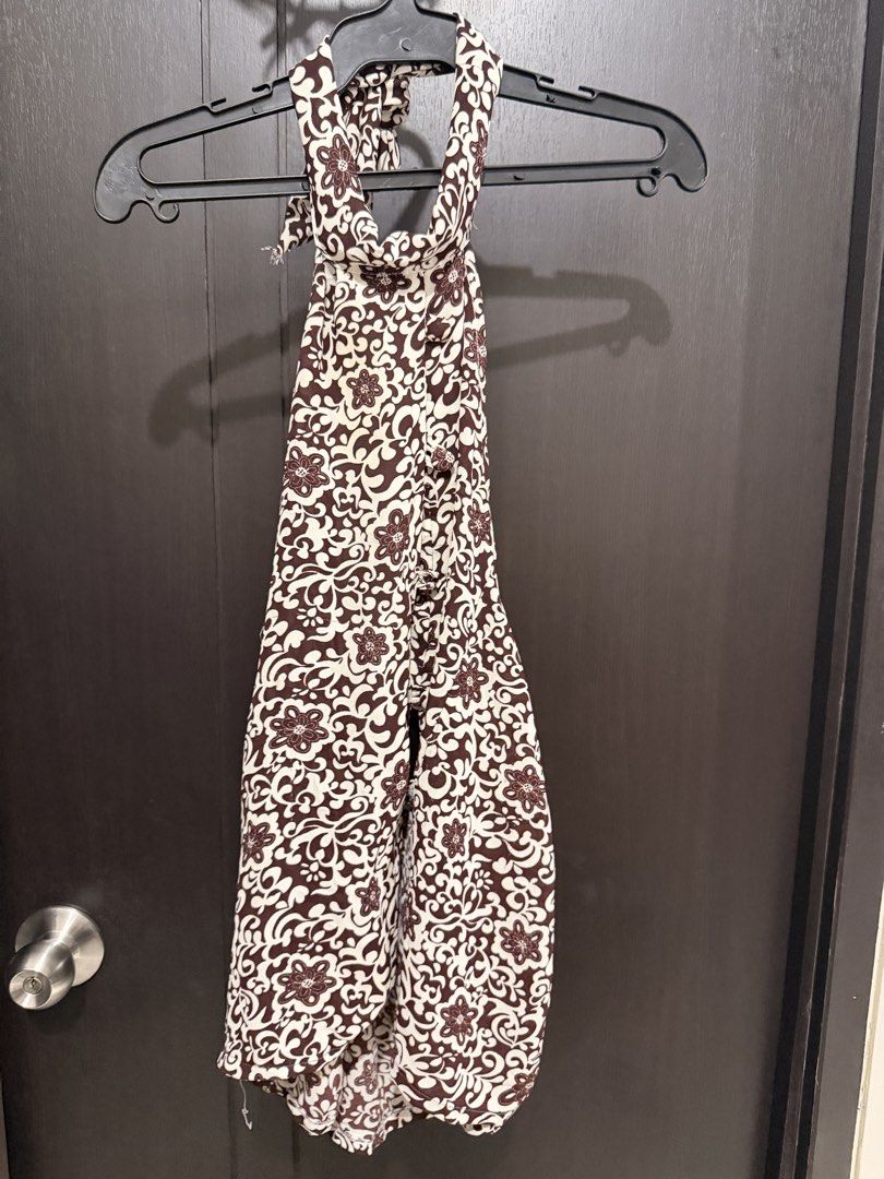 Preloved tops - Decluttering (Category: Sleeveless) located in Mandaluyong City. Submitted by decluttercon (Listing ID 1468951371, Image 3). Description: - Selling various tops that don’t fit me anymore - Prices are listed in 2nd photo 📍San Juan City .