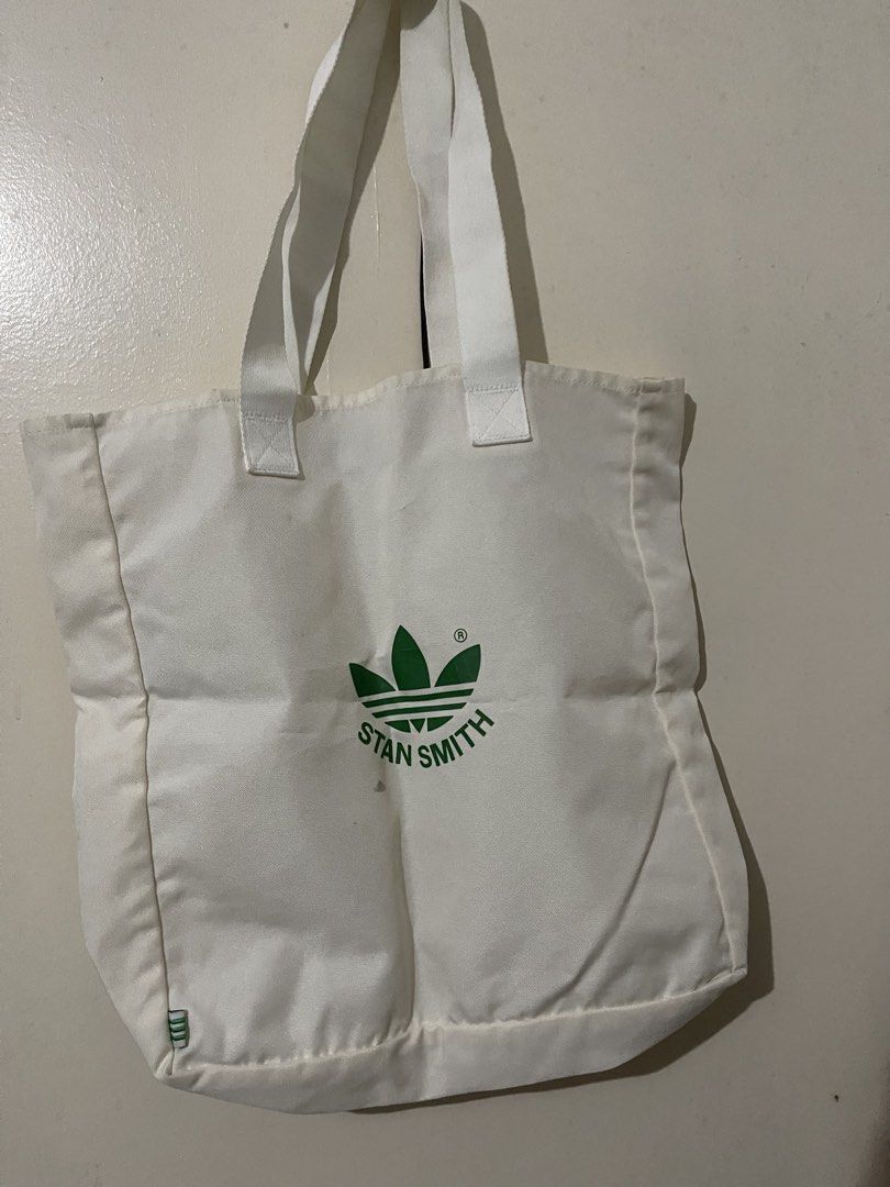 Preloved tote bag (Category: Tote Bags) located in Makati City. Submitted by nhatzgold (Listing ID 1469026963, Image 2). Description: - Unisex tote bag. - Online bought (Zalora) - minimal stain, di nagagamit na stock. Natatanggal once labhan - RFS: nalalakihan ako.