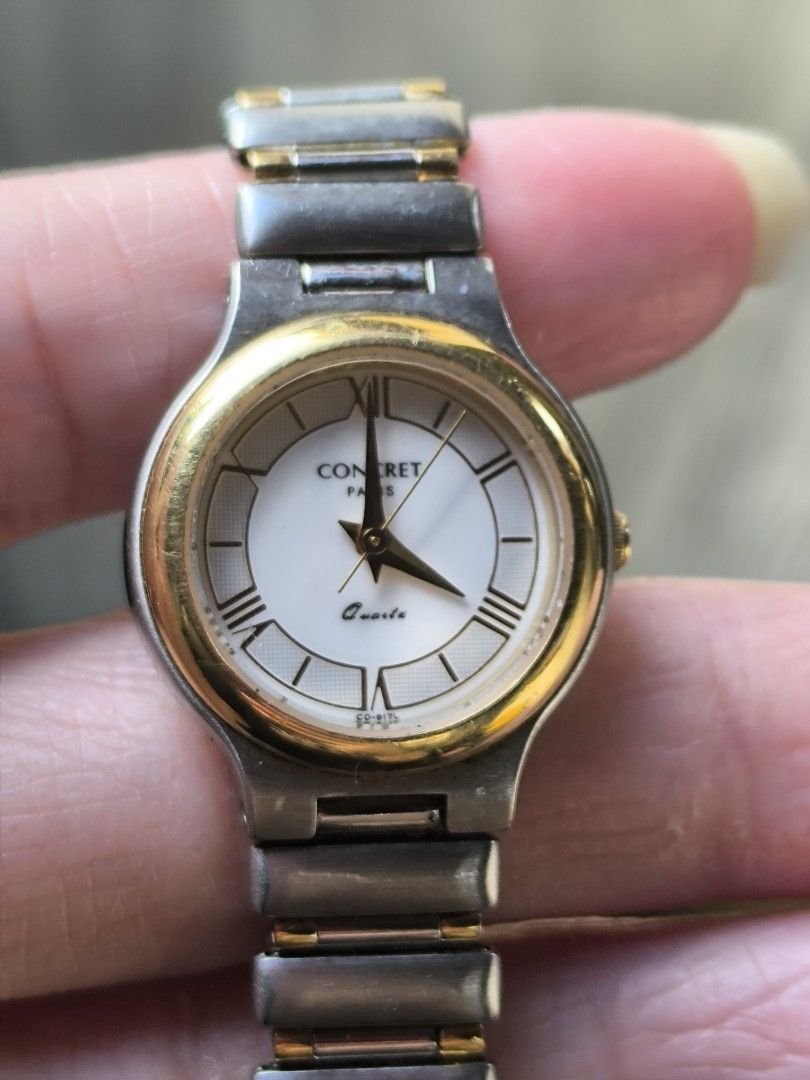 Preloved Women's Watch (Category: Women's Watches) located in Manila. Submitted by sxynss (Listing ID 1465857776, Image 3). Description: .