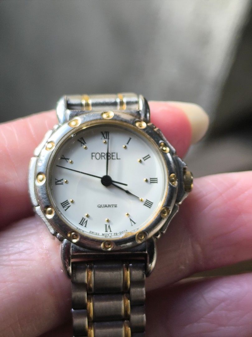 Preloved Women's Watch (Category: Women's Watches) located in Manila. Submitted by sxynss (Listing ID 1465857776, Image 2). Description: .
