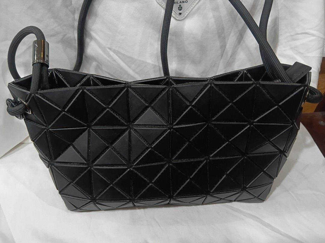 Prism Issey Miyake BaoBao (Category: Cross-body Bags) located in Subic. Submitted by AnythingBrandedby_May (Listing ID 1468956924, Image 3). Description: Issey Miyake.