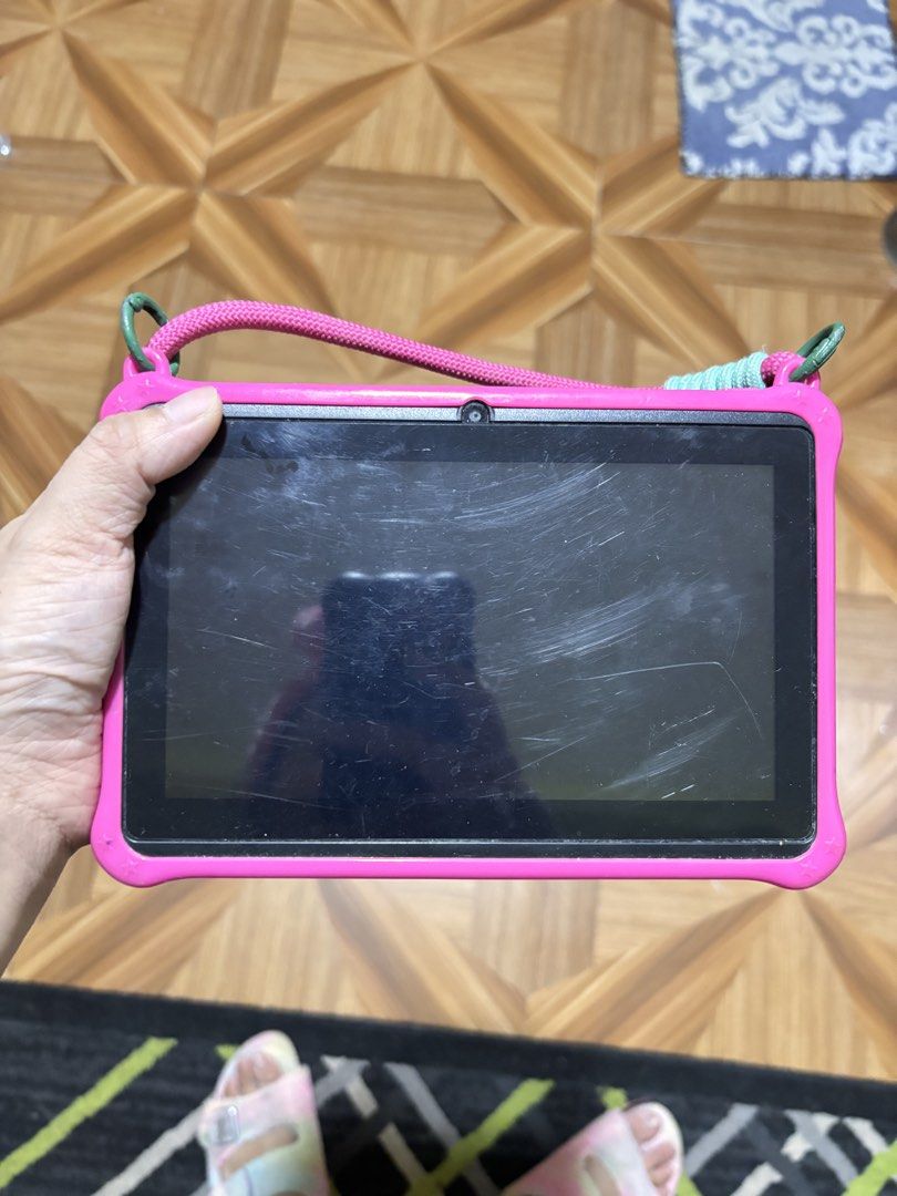 Pritom kids tablet edition (Category: Android) located in Cavite. Submitted by jiyoungdcruz30 (Listing ID 1469124360, Image 3). Description: • Display: 7-inch IPS HD screen • Operating System: Android (often Android Go or Android 11/13/14) • Memory & Storage: Typically 2GB RAM and 32GB ROM • Connectivity: Wi-Fi only (no cellular SIM card slot) • Design: Durable, shock-proof silicone bumper case with a detachable carrying strap or lanyard • Safety