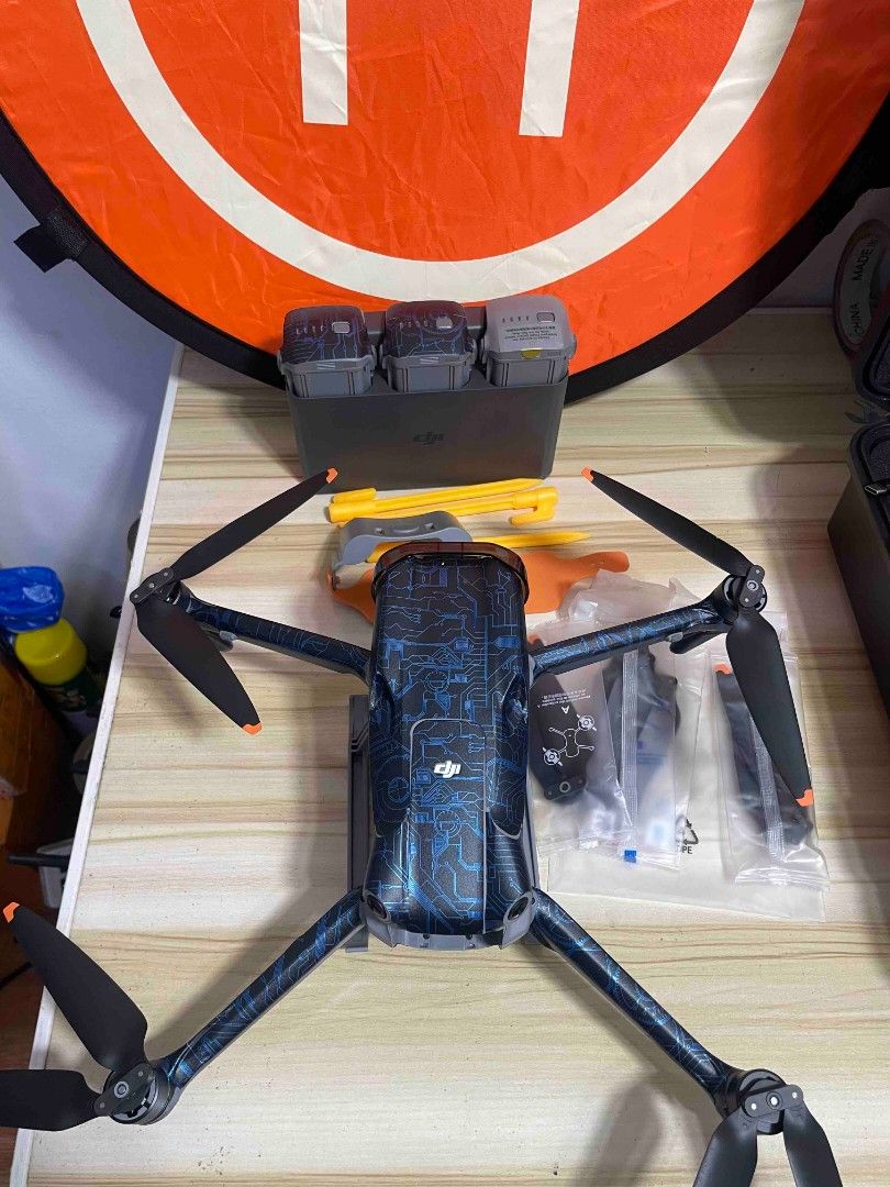 Professional Drone with accessories, gagamitin na lang (Category: Other Gadgets) located in Quezon City. Submitted by vamosycompra (Listing ID 1469076502, Image 1). Description: DJI AIR 3 DRONE WITH ACCESSORIES WITH MALETA BOX ALL SET DRONE PROFESSIONAL DRONE FOR SALE READY TO USE DRONE FORE SALE.