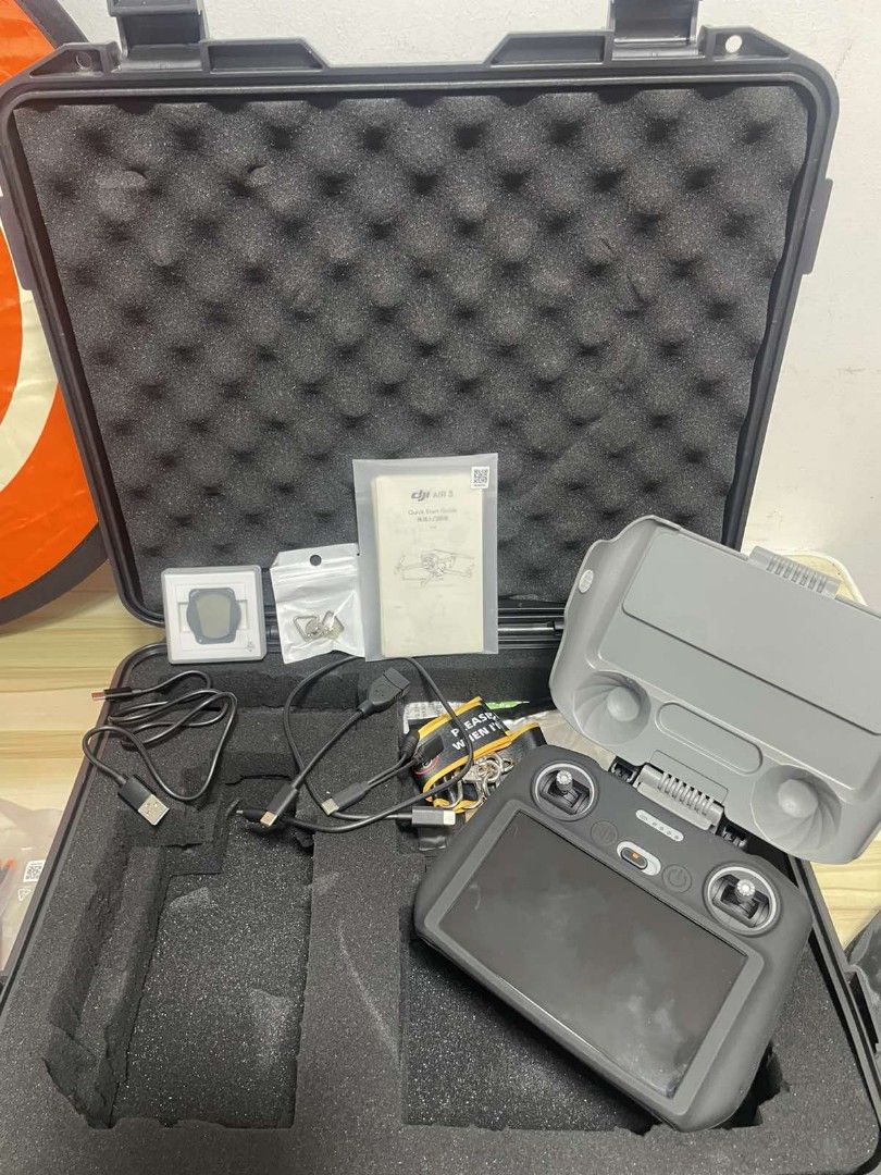 Professional Drone with accessories, gagamitin na lang (Category: Other Gadgets) located in Quezon City. Submitted by vamosycompra (Listing ID 1469076502, Image 2). Description: DJI AIR 3 DRONE WITH ACCESSORIES WITH MALETA BOX ALL SET DRONE PROFESSIONAL DRONE FOR SALE READY TO USE DRONE FORE SALE.